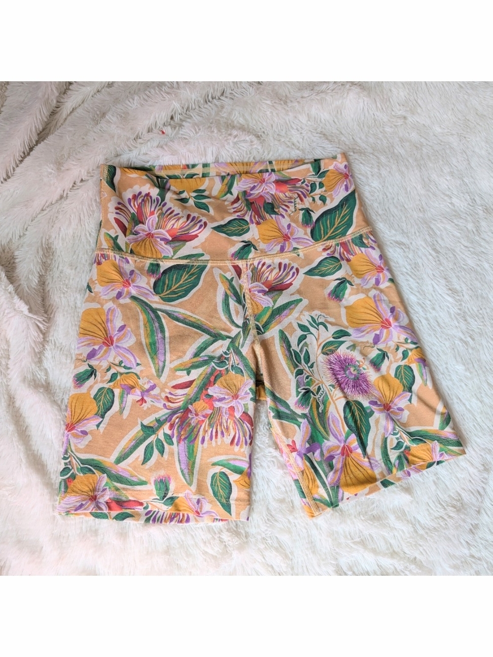 Lorna Jane Peach Floral Stretchy High Waisted Bike Shorts Size Medium